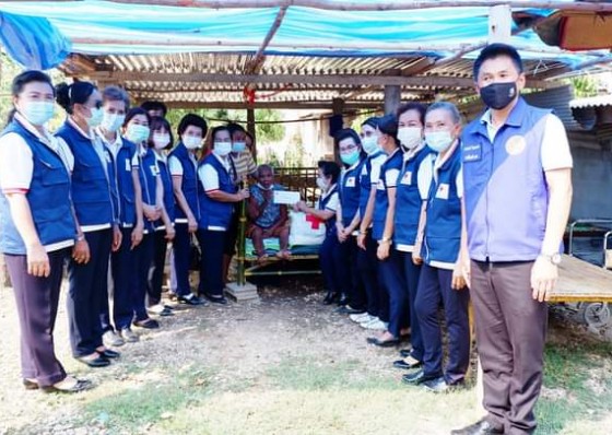 เหล่ากาชาดจังหวัดกำแพงเพชร ลงพื้นที่ให้ความช่วยเหลือผู้ป่วยติดเตียง