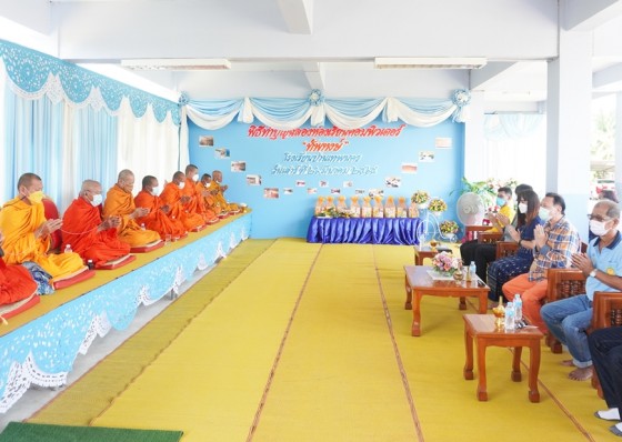 บริษัท แป้งเครื่องเงิน จำกัด ทำบุญมอบห้องเรียนคอมพิวเตอร์ 