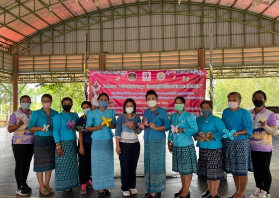 พัฒนาชุมชนขาณุวรลักษบุรี ร่วมกันประดิษฐ์ผีเสื้อเพื่อเฉลิมพระเกียรติสมเด็จพระนางเจ้าสิริกิติ์ 