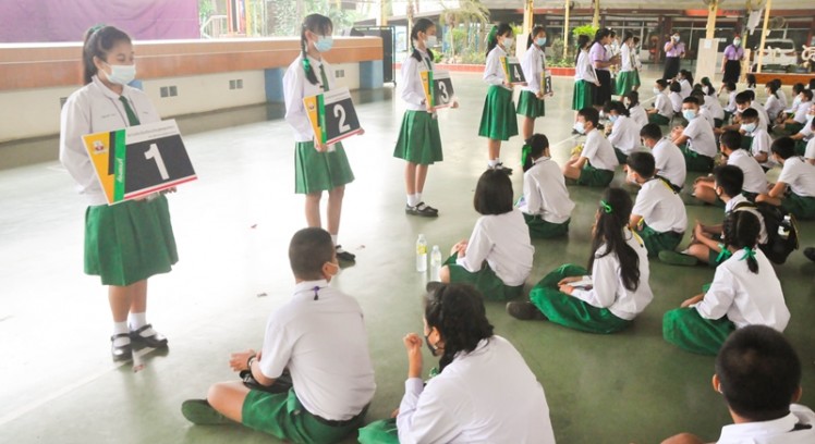 รอง ศธจ.กำแพงเพชร ตรวจเยี่ยมสนามสอบโอเน็ต