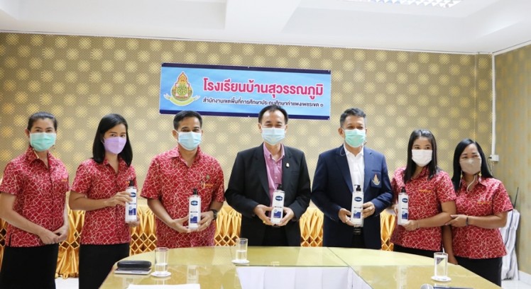 ผอ.สพป.กำแพงเพชร เขต 1 ติดตามการจัดการเรียนการสอนของ ร.ร.ในสังกัด