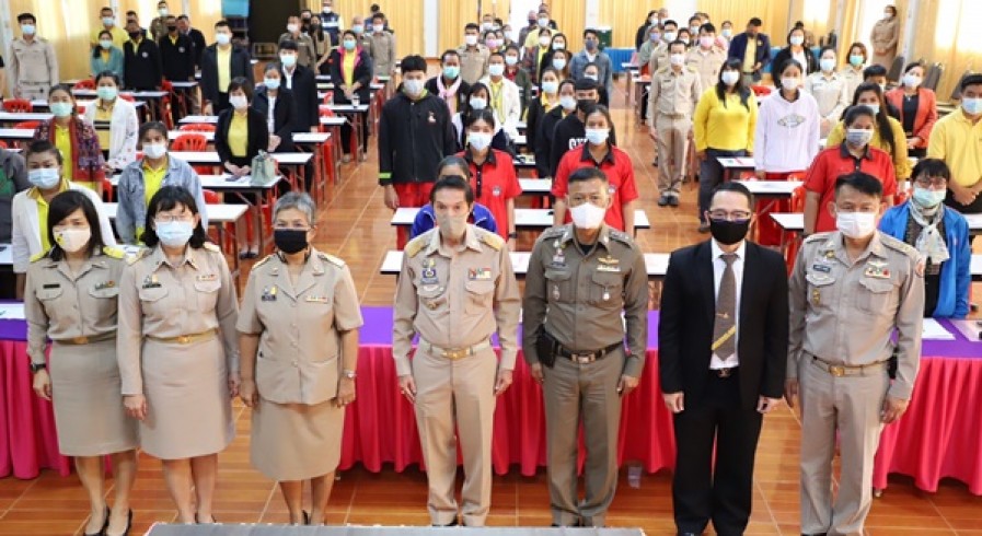 ปลัดจังหวัดกำแพงเพชร เป็นประธานการประชุมจัดทำรายงานสถานการณ์การค้ามนุษย์ และแผนปฏิบัติการป้องกันและปราบปรามการค้ามนุษย์