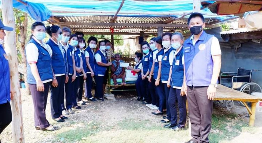 เหล่ากาชาดจังหวัดกำแพงเพชร ลงพื้นที่ให้ความช่วยเหลือผู้ป่วยติดเตียง