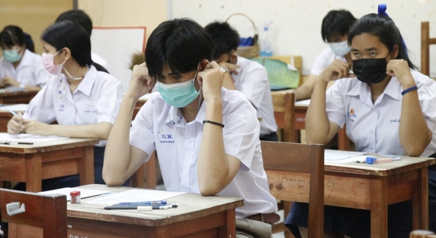 นักเรียนชั้นมัธยมศึกษาปีที่ 6 จังหวัดกำแพงเพชร สอบ O-Net วันแรกที่โรงเรียนกำแพงเพชรพิทยาคม