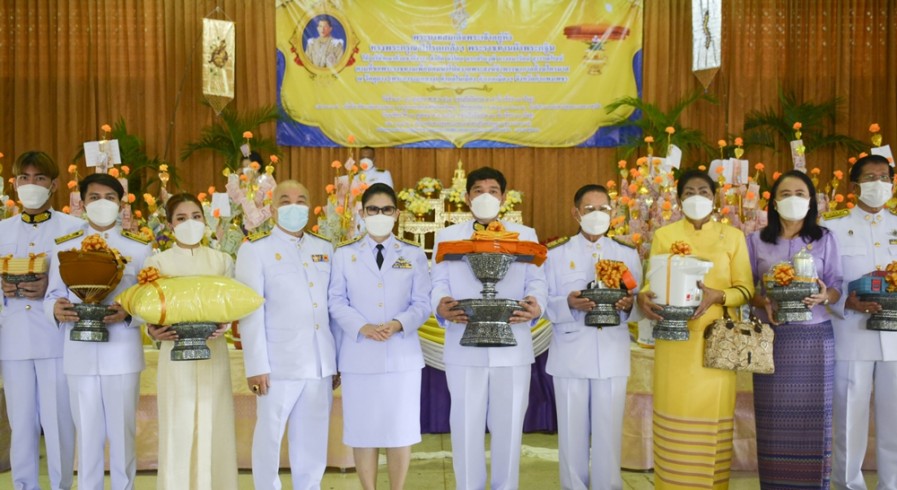 พระบาทสมเด็จพระเจ้าอยู่หัว ทรงพระกรุณาโปรดเกล้าฯ พระราชทานผ้าพระกฐิน ให้บริษัท เฉาก๊วยชากังราว จำกัด ถวายพระสงฆ์จำพรรษา ณ วัดคูยาง พระอารามหลวง