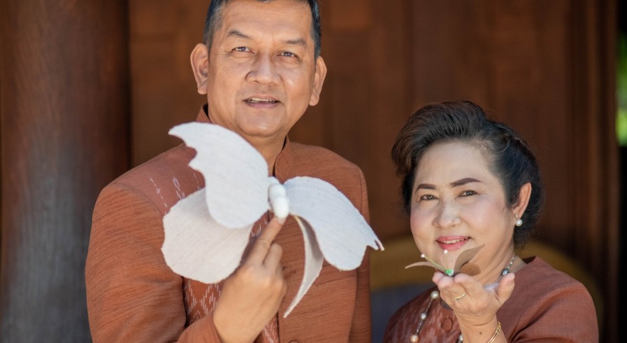 พ่อเมืองกำแพงเพชรเชิญชวนหน่วยงานภาครัฐ ภาคเอกชน และประชาชน  ร่วมกันประดิษฐ์ผีเสื้อที่ทำจากผ้าไหม ผ้าฝ้าย ผ้าอัตลักษณ์ของจังหวัดกำแพงเพชร 