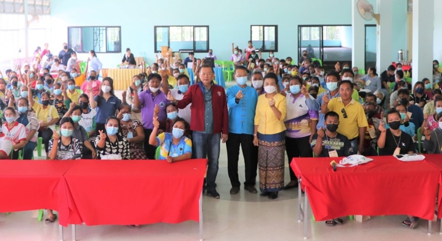 ส.ส.ตู้เยี่ยมชาวบ้านอบรมโครงการพัฒนาอาชีพเสริม เพิ่มรายได้ให้ชุมชนดีพร้อม (อาชีพดีพร้อม) เทศบาลเมืองปางมะค่า