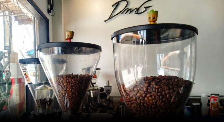 DMG coffee & cafe คาเฟ่สไตล์มินิมอล ถ่ายรูปสวย สายชิลต้องแวะ!